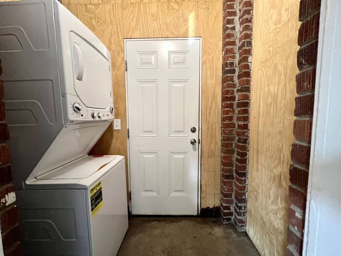 321 Howard St - Photo 2 of 24