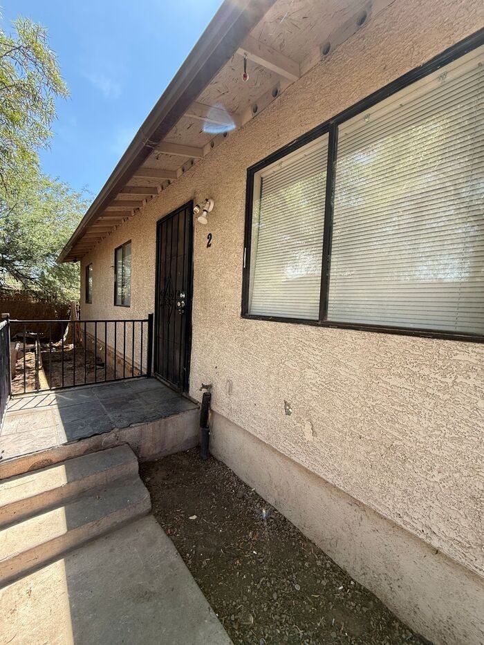 426 E Mohave Rd #2 - Photo 2 of 17