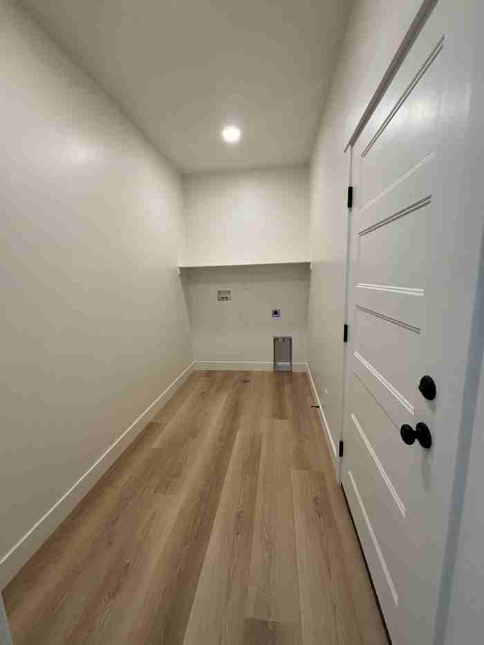 412 E 34 S - Photo 2 of 38