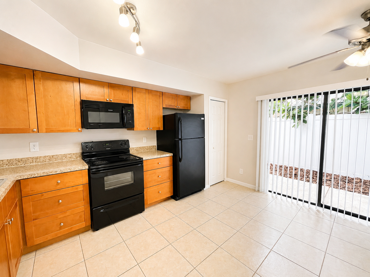 504 S Albany Ave #506A - Photo 5 of 30
