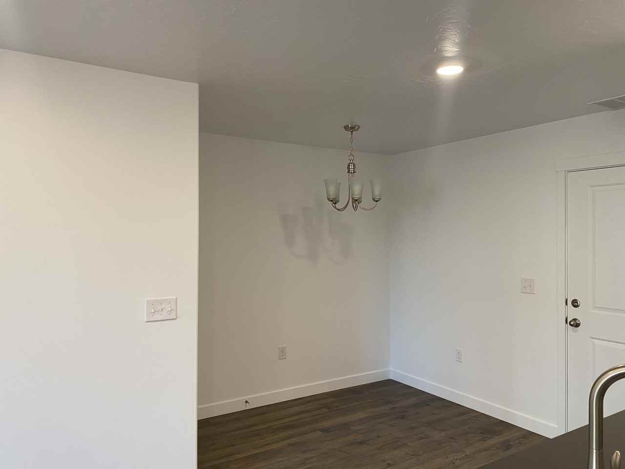 943 E Thunderbolt Ct - Photo 5 of 14