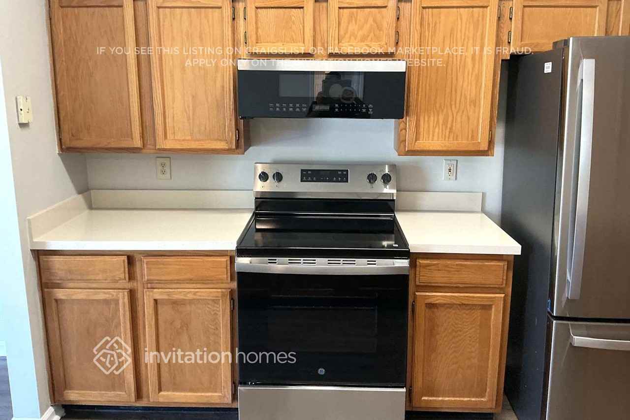 5335 Blue Pacific Dr W - Photo 5 of 10