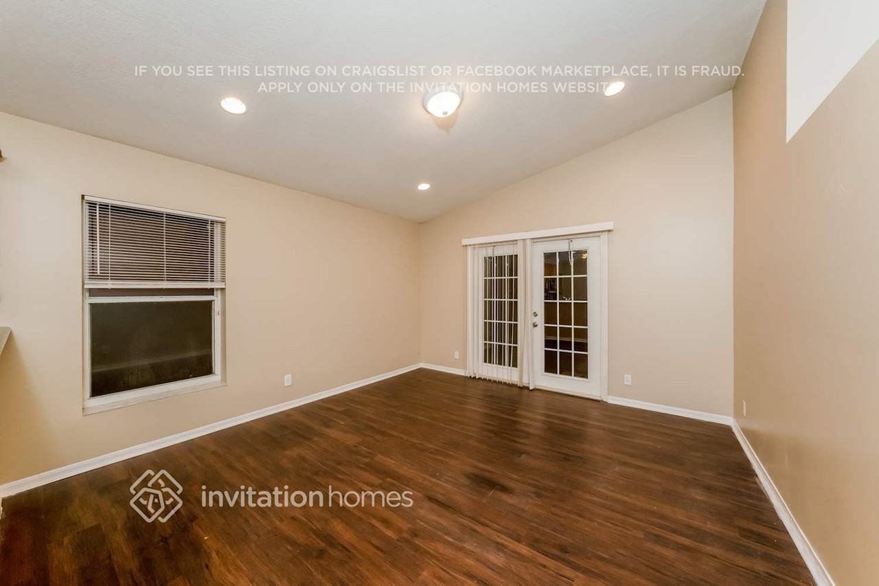7843 Nautique Ct - Photo 5 of 17