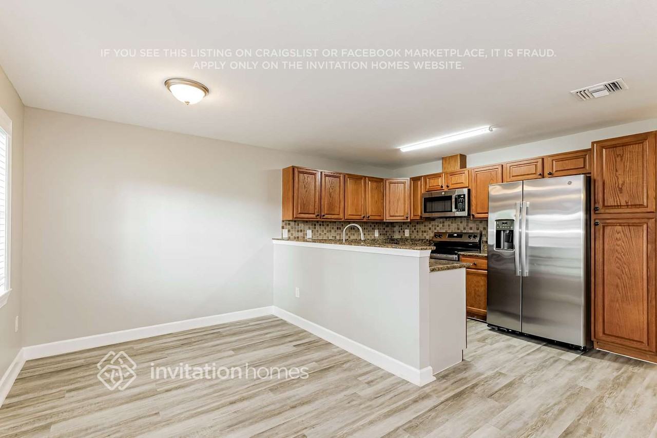 162 Carol Susan Ln - Photo 7 of 18