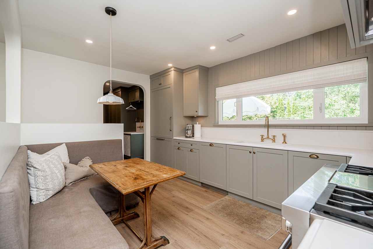 2784 Crescentview Drive - Photo 5 of 21
