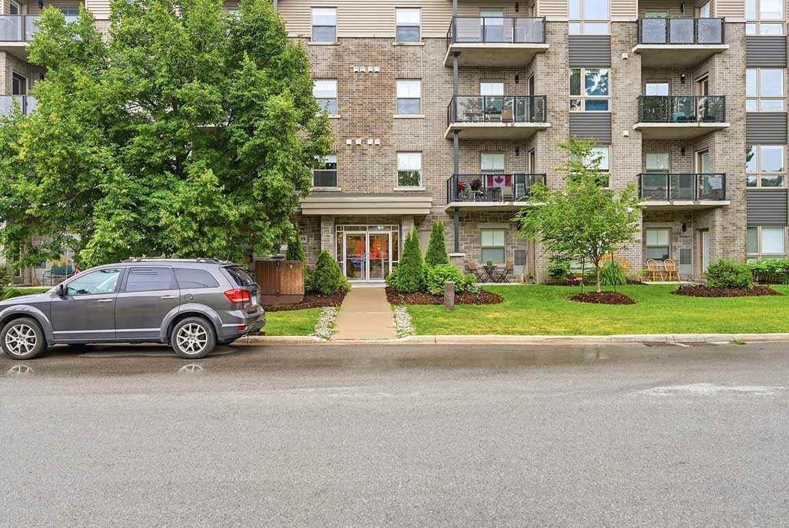 Oxford Haus Apartments - Photo 2 of 37