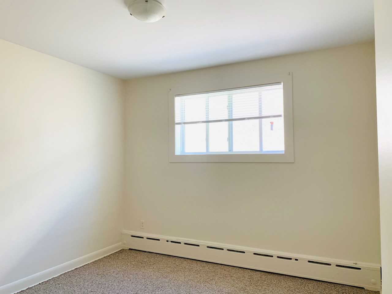 209 Talbot - Photo 6 of 7