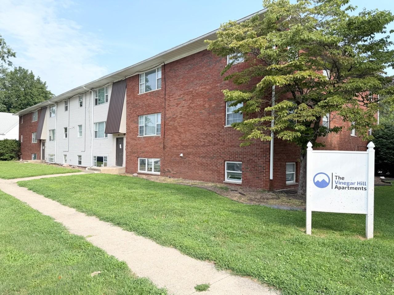 205 W Allen St - Photo 2 of 2