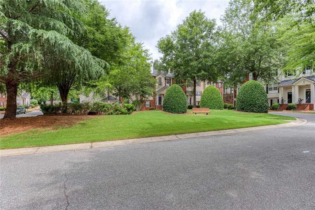 216 Village Square Dr - Photo 5 of 18