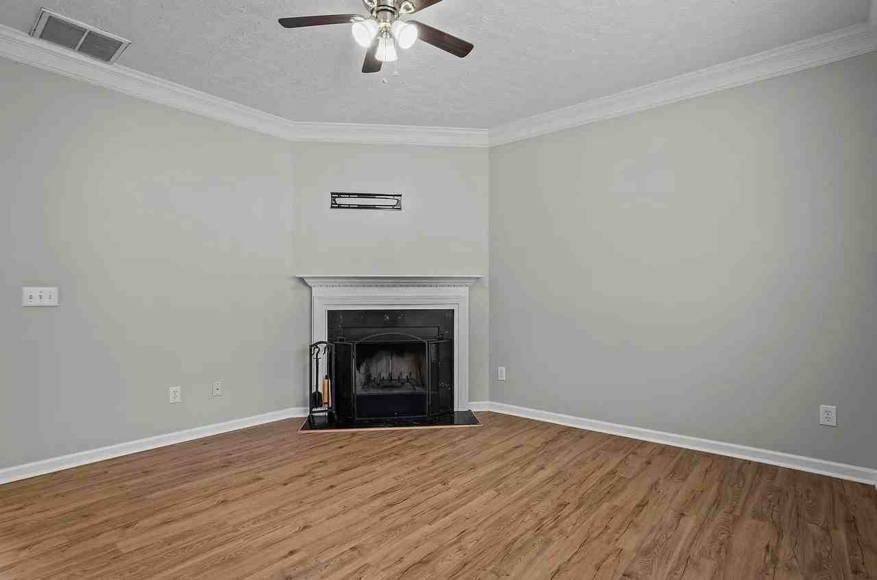 216 Village Square Dr - Photo 6 of 18