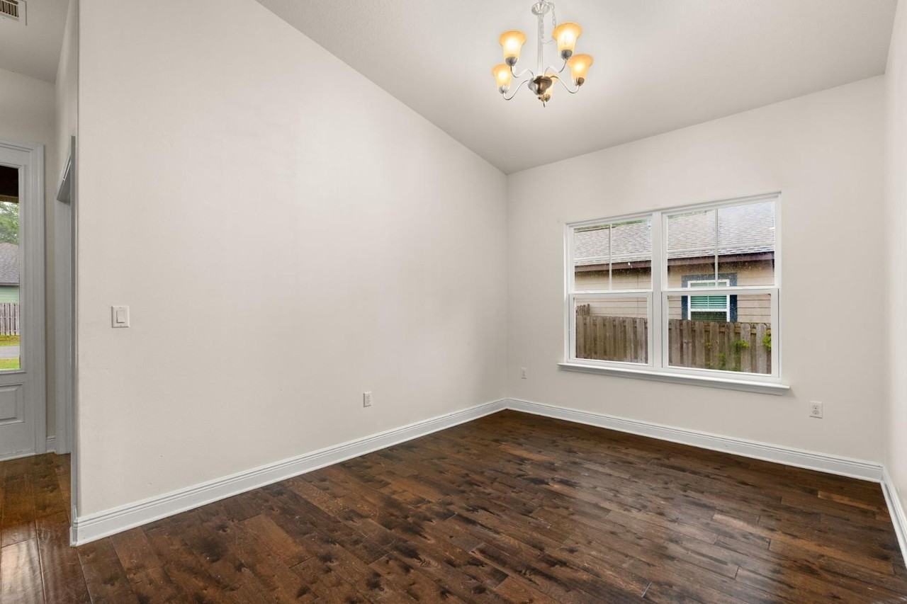 238 Benton Blvd - Photo 5 of 11