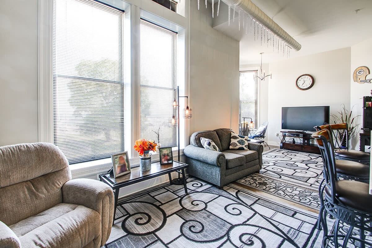 Lloyd House II - Photo 6 of 26