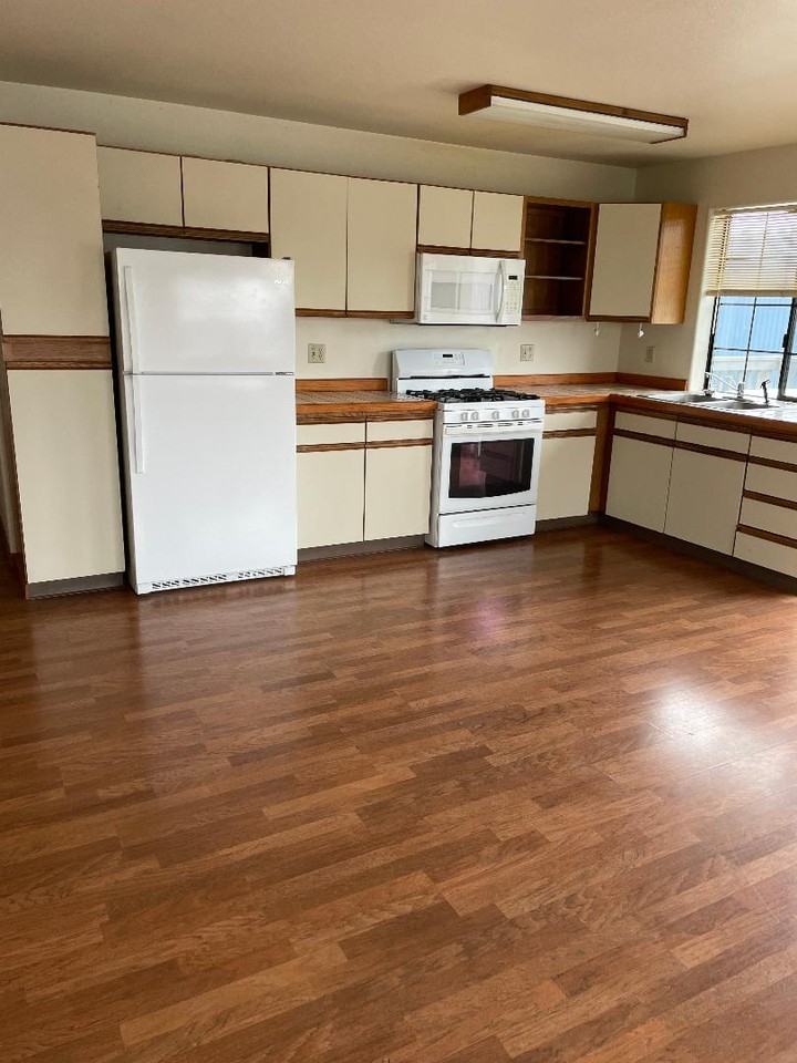 5670 W End Rd - Photo 2 of 8