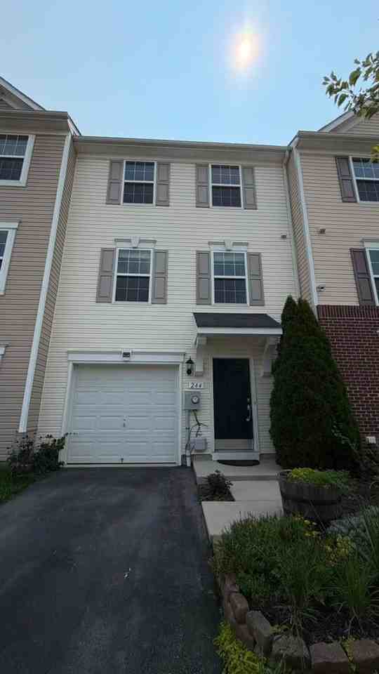 244 Rumbling Rock Rd - Photo 2 of 20