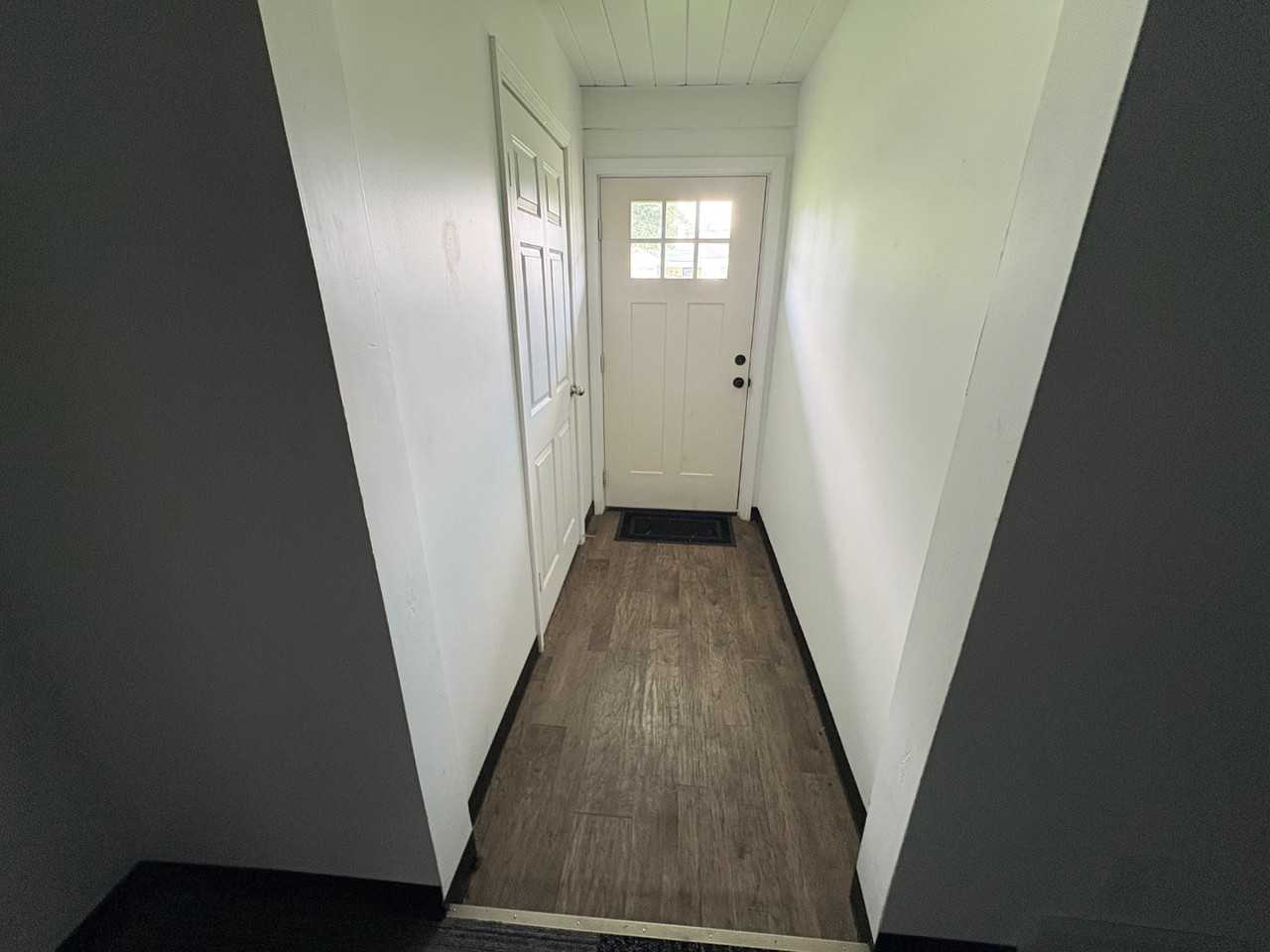 1324 Canton St - Photo 6 of 11