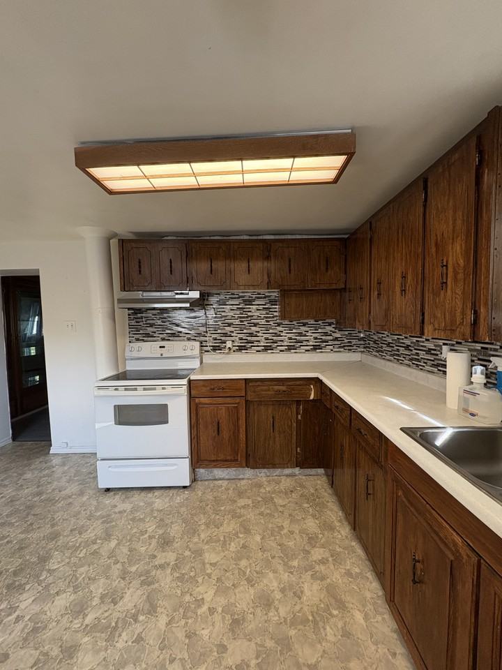 290 Blake Street - 1 - Photo 3 of 12
