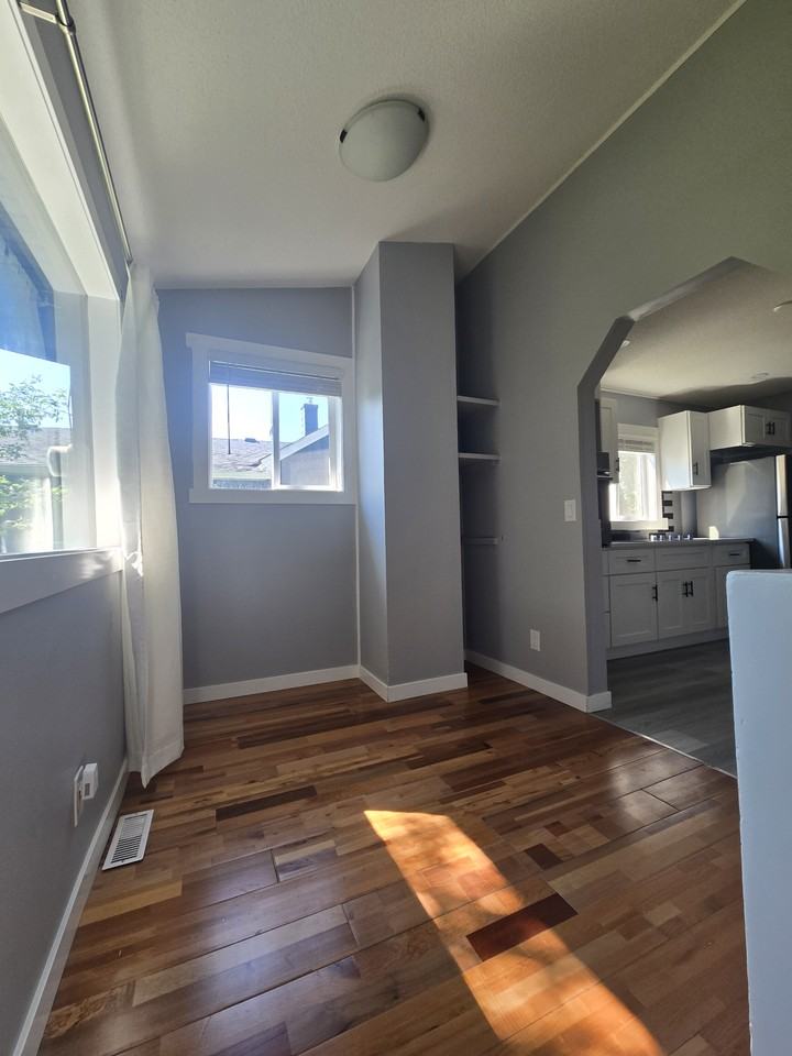 2414 27 Street SE - Photo 6 of 14
