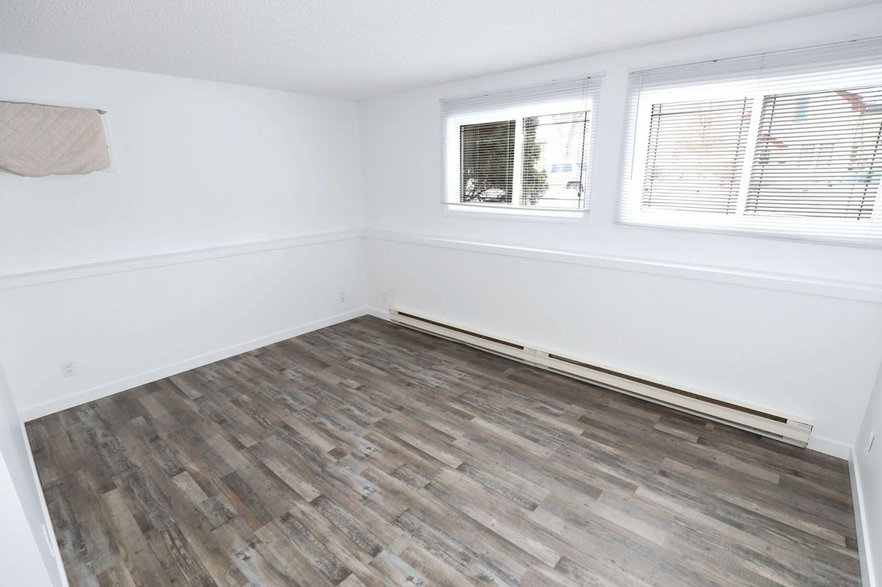 533 De La Morenie St, - Photo 5 of 9