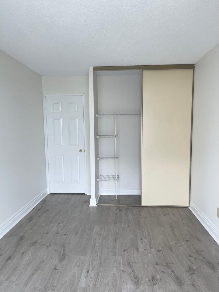 South Kingsway Village - Photo 3 of 8