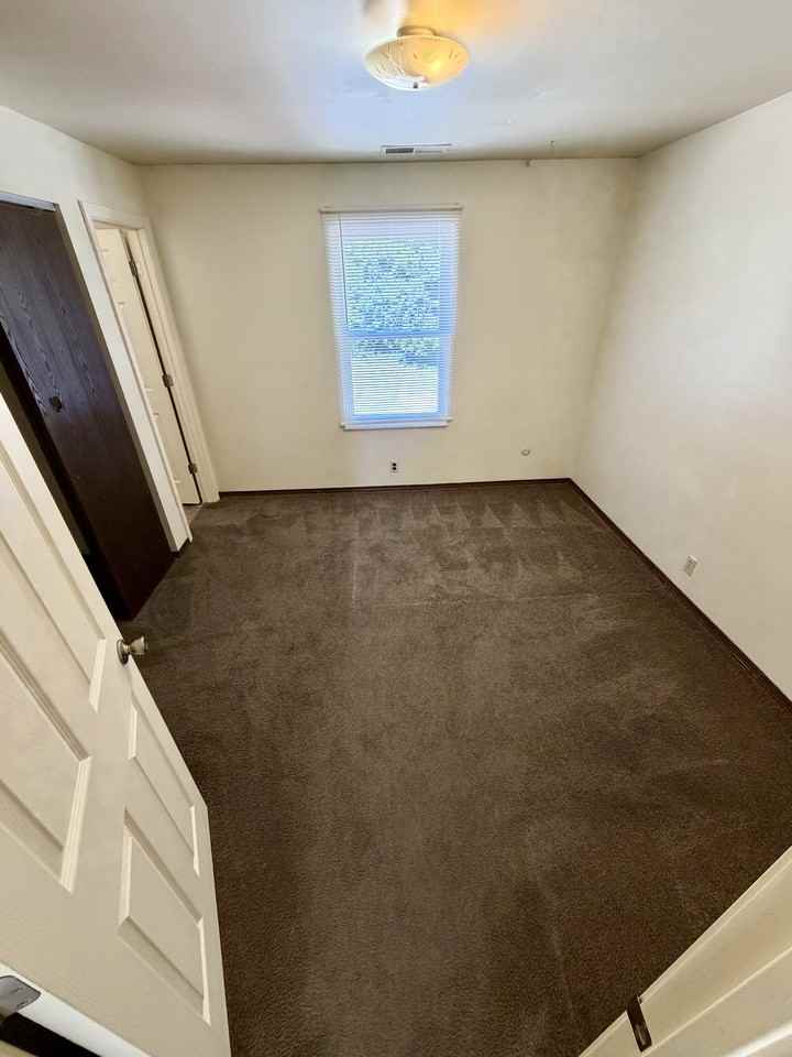 408 S Bosse Ave #408 - Photo 2 of 15