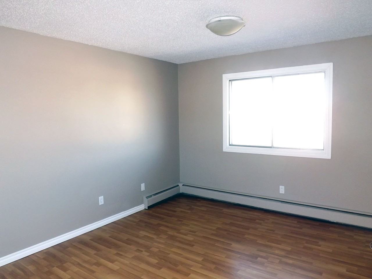 Joy Manor Apartments - Photo 4 of 13