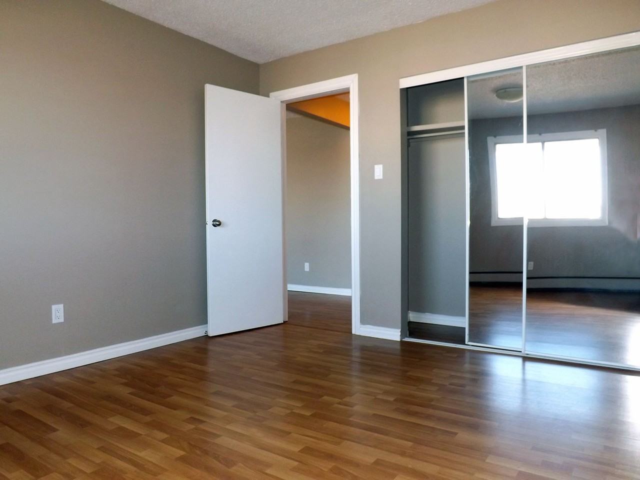 Joy Manor Apartments - Photo 6 of 13