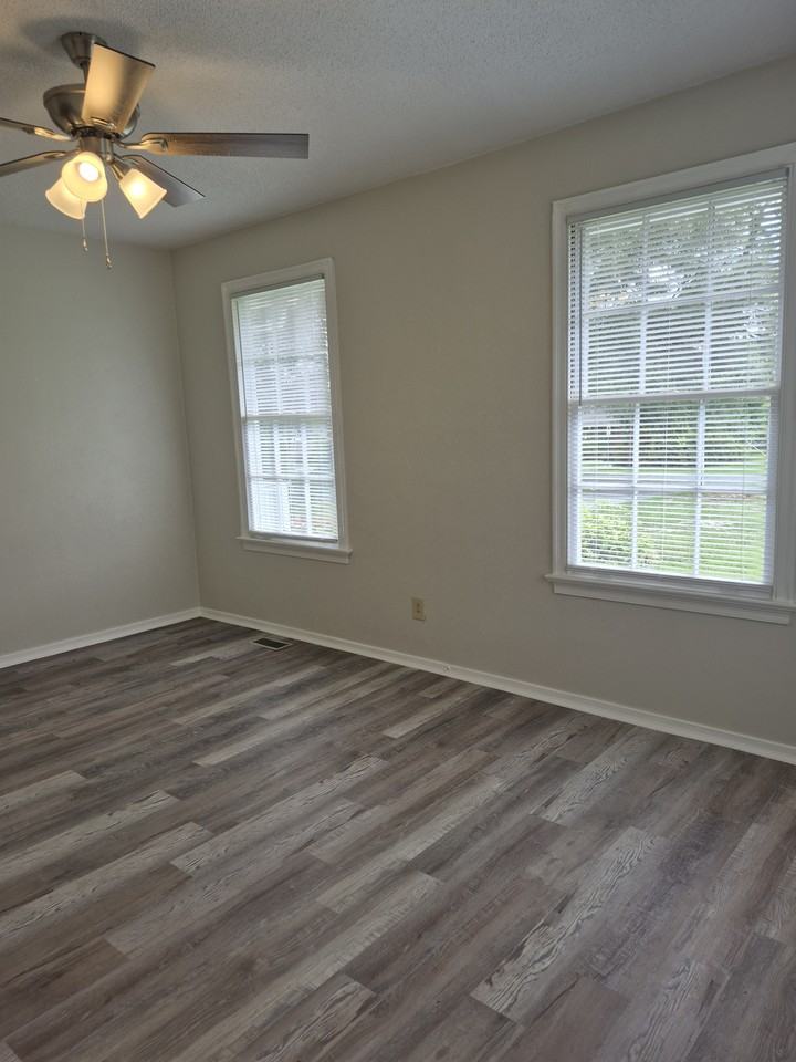 812 Cherokee Ave #1 - Photo 7 of 8