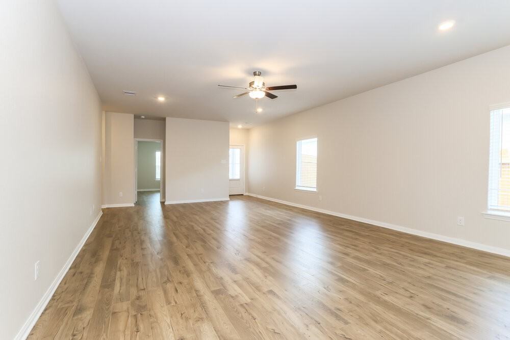 15651 Plum Brook Dr - Photo 4 of 16