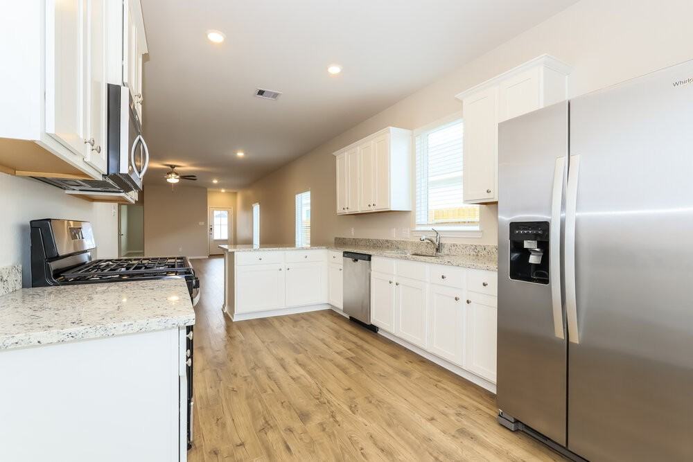 15651 Plum Brook Dr - Photo 7 of 16