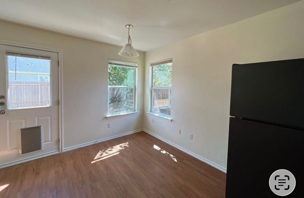 940 Goldenrod St #1 - Photo 4 of 9