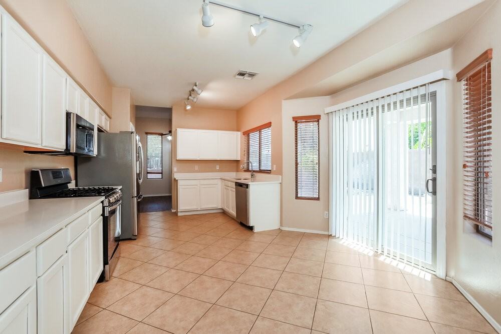 21299 E Lords Way - Photo 5 of 17