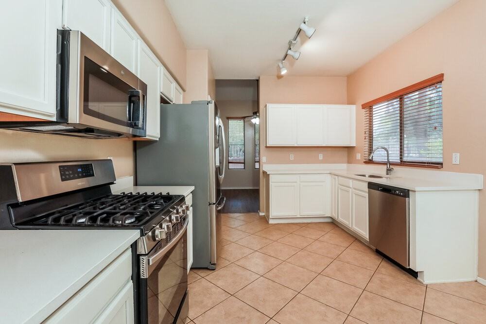 21299 E Lords Way - Photo 6 of 17