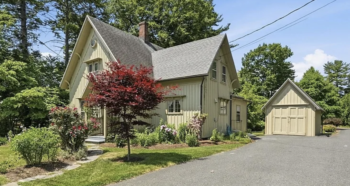 38 Round Hill Rd #1