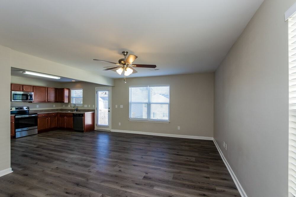 913 Cassidy Dr - Photo 4 of 17