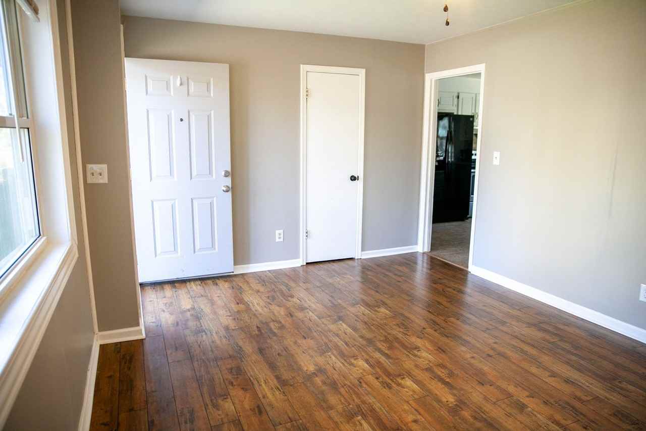 24 Barclay Dr #1 - Photo 2 of 9