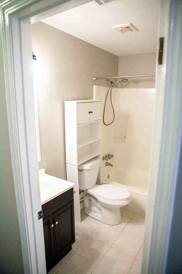 24 Barclay Dr #1 - Photo 4 of 9