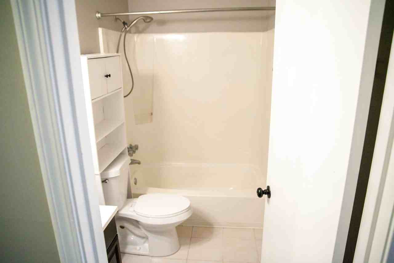 24 Barclay Dr #1 - Photo 5 of 9