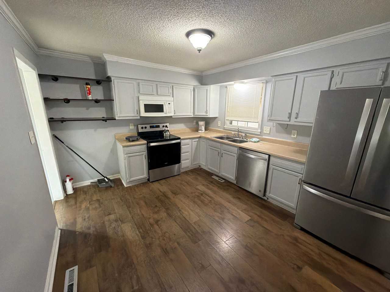 3706 Westfield St - Photo 5 of 36