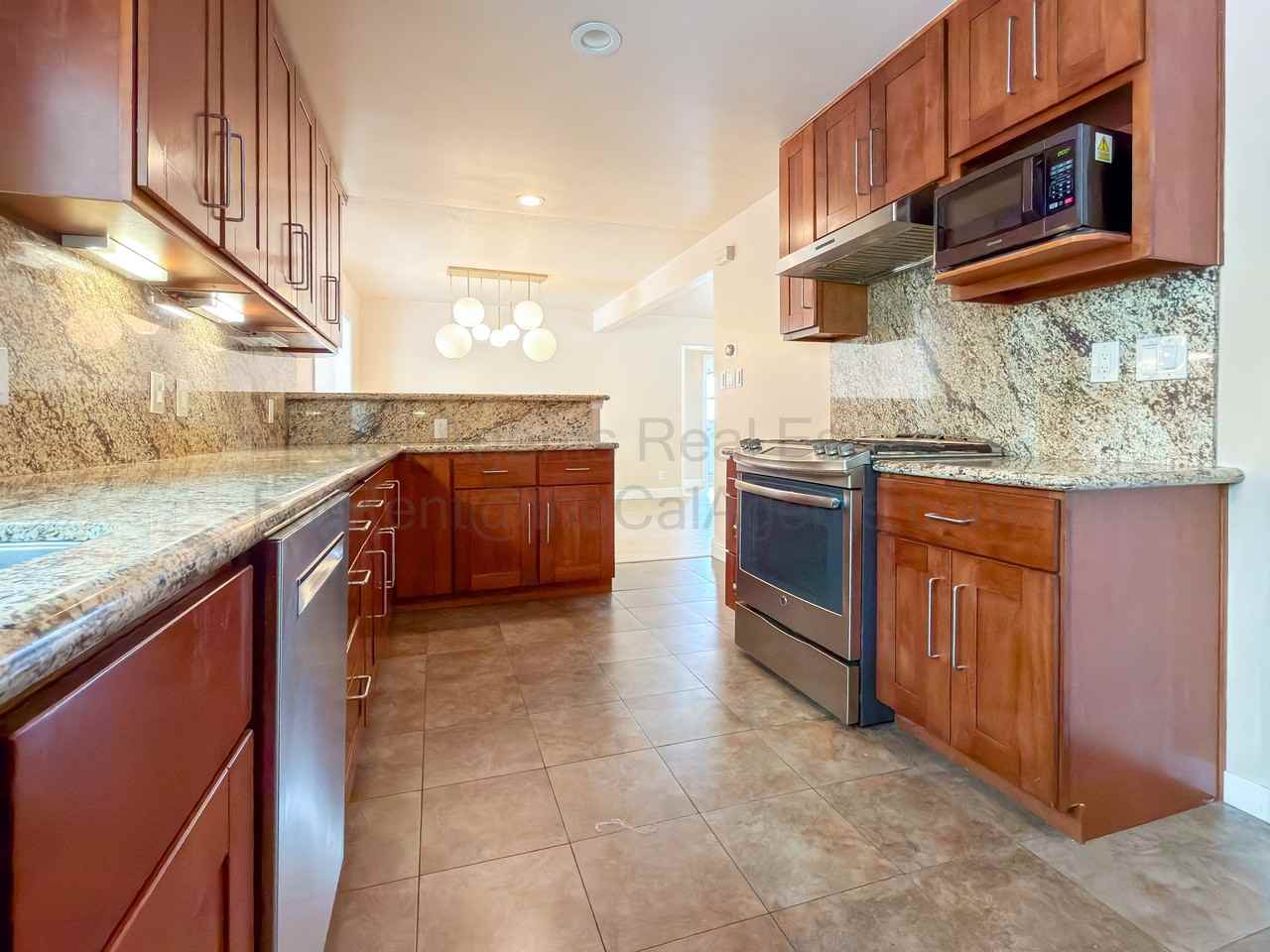 23940 Carmelita Dr #1 - Photo 4 of 20
