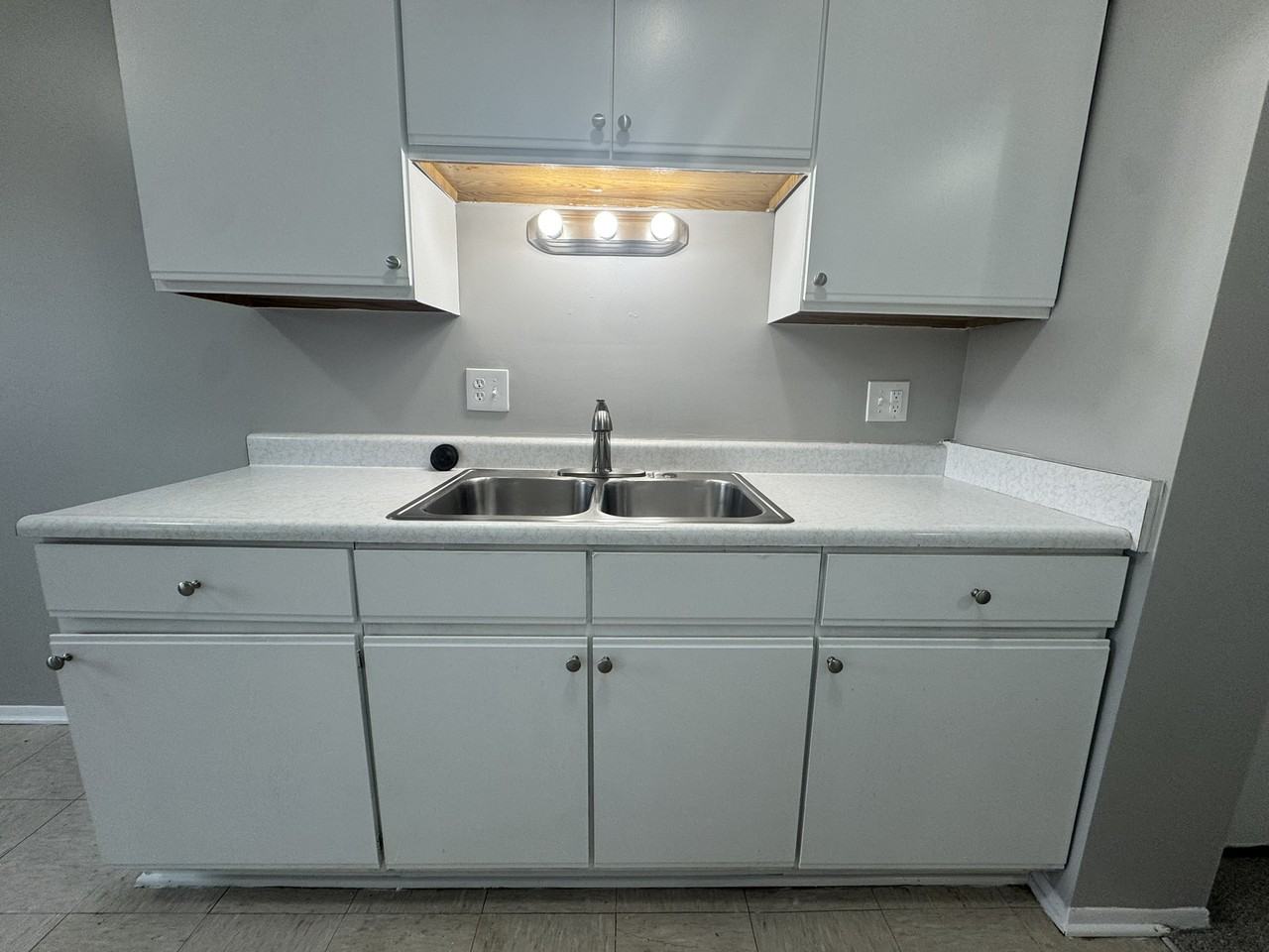 939 James Street11 #11 - Photo 3 of 12