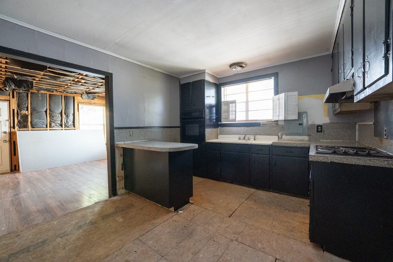 3948 Carlton St #1 - Photo 7 of 17