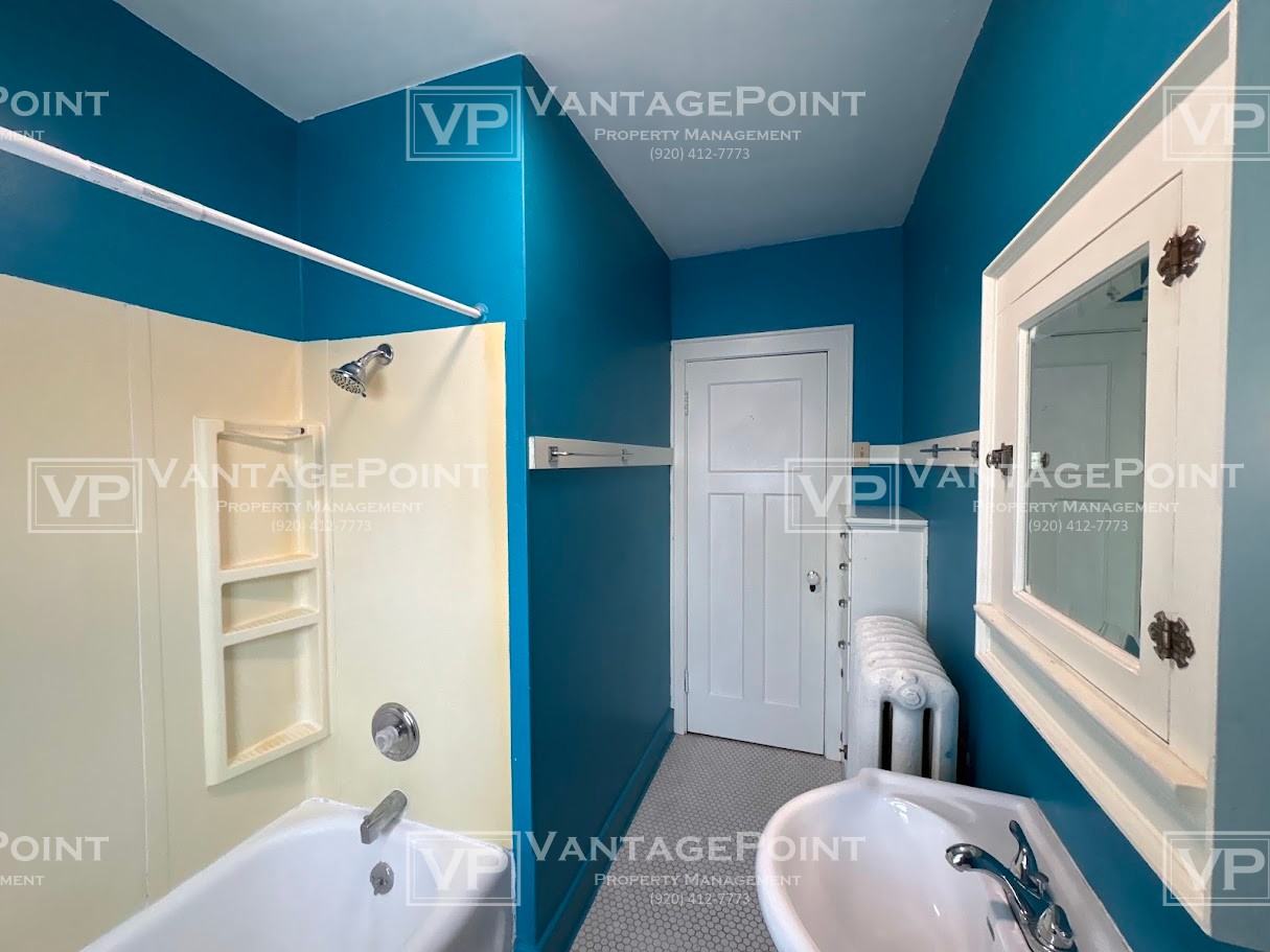 408 S Van Buren St #3 - Photo 6 of 7