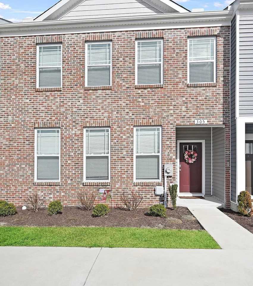 305 Stream Valley Ct #1