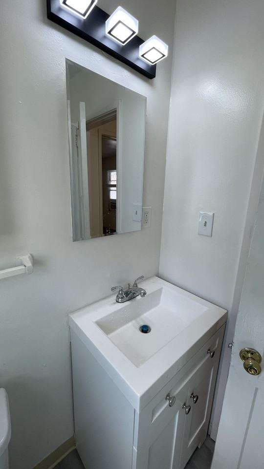 2473 Silver Lake Blvd #2473C - Photo 5 of 29