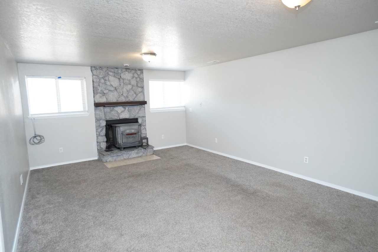 698 S Berwick Dr #1 - Photo 5 of 30