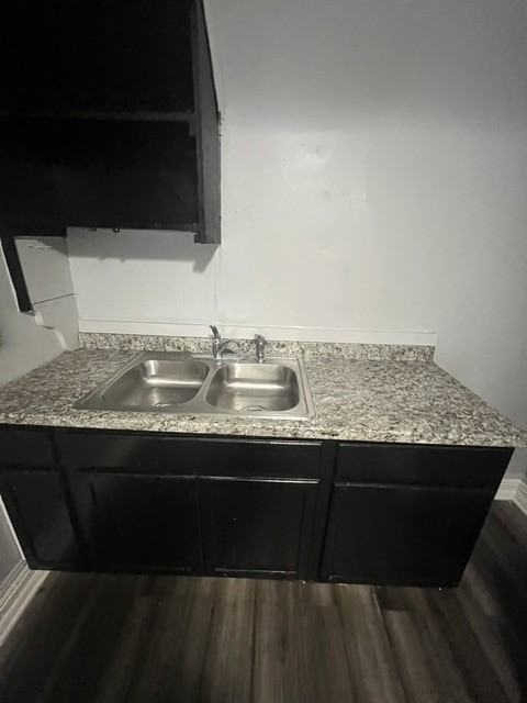 124 7th St #UP - Photo 2 of 3
