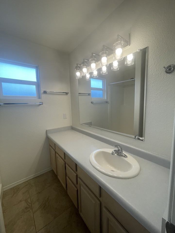 3205 23rd Ave Se #1 - Photo 5 of 6