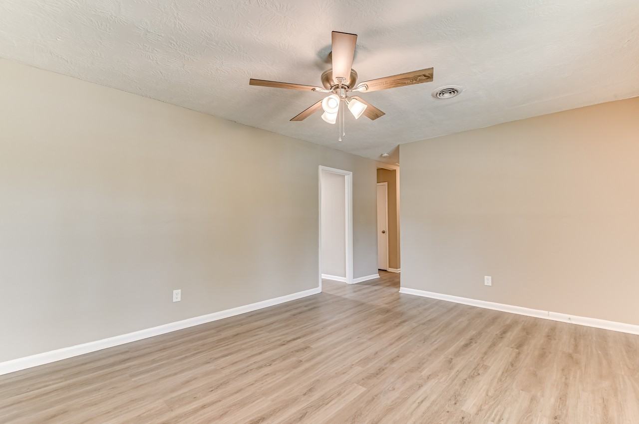 2328 Prague Ct #1 - Photo 4 of 12