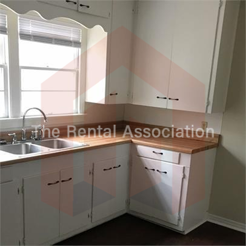 820 Ponder St #1 - Photo 2 of 2