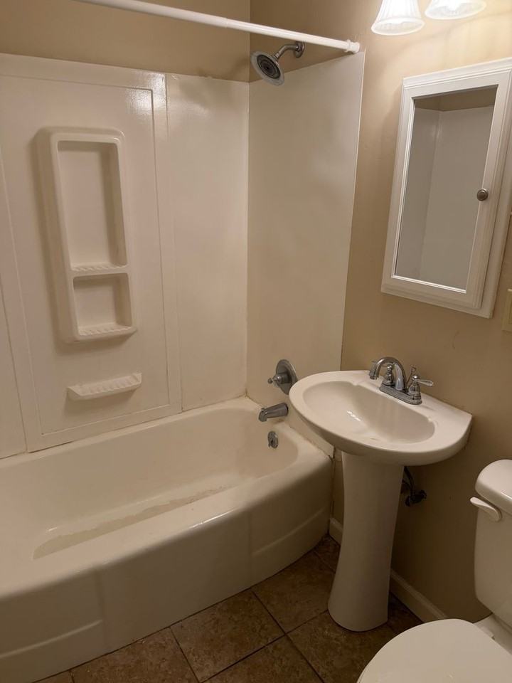 200 W. McMillian Street - Photo 4 of 10